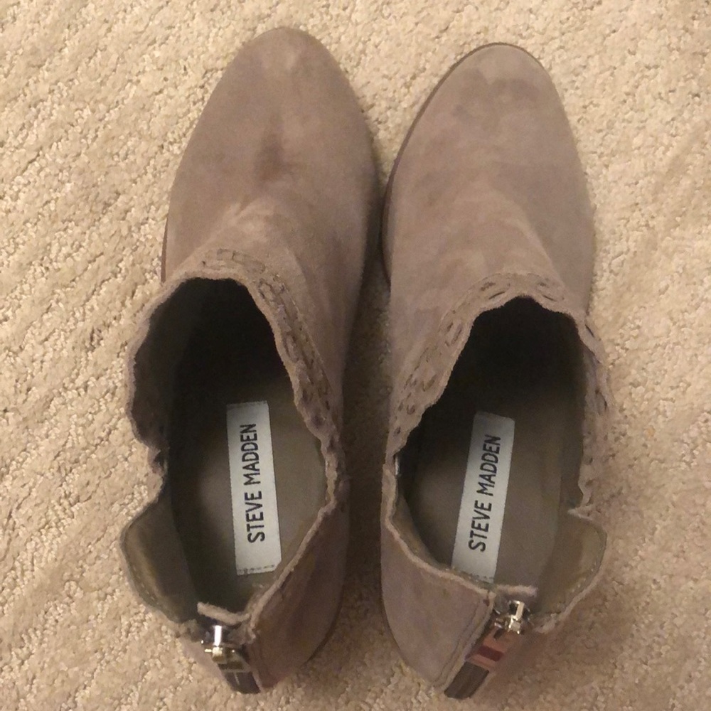 Shoes - Picture 2 of 6